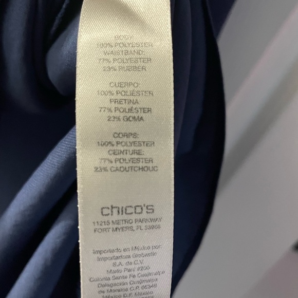 Chicos navy skirt- size 1. Front length is higher than back length. EUC. - Picture 4 of 6